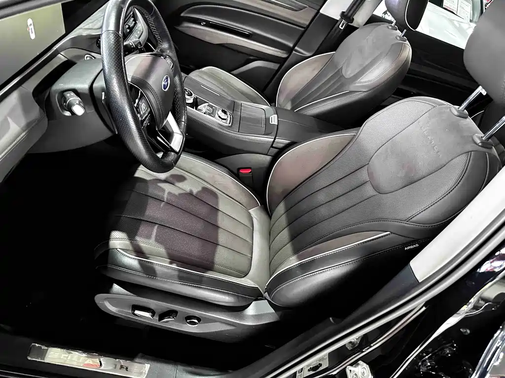 Lingyu 2023 EcoBoost 225 collar type 7 seats (2/3/2) купить на сайте DeffCars