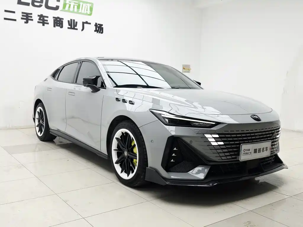 Changan UNI-V 2022 1.5T smart pilot model купить на сайте DeffCars