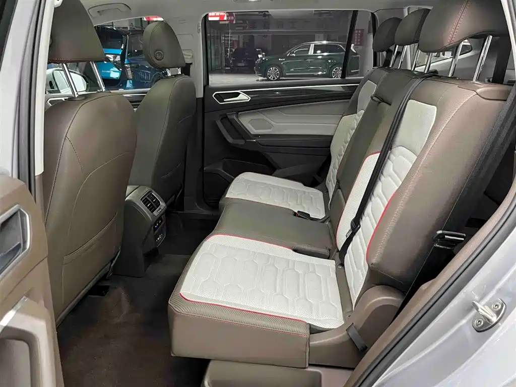 Tiguan L 2022 380TSI automatic four-wheel drive R-Line flagship version 7 seats купить на сайте DeffCars