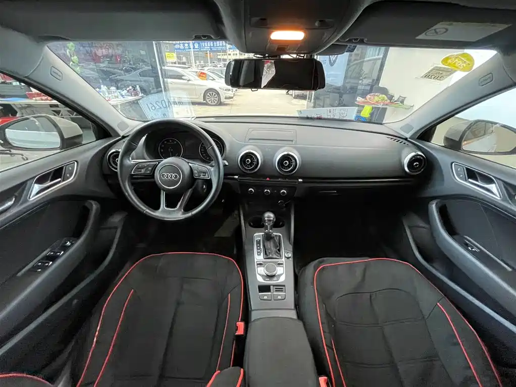 Audi A3 2018 30th Anniversary Limousine 35 TFSI Fashion купить на сайте DeffCars