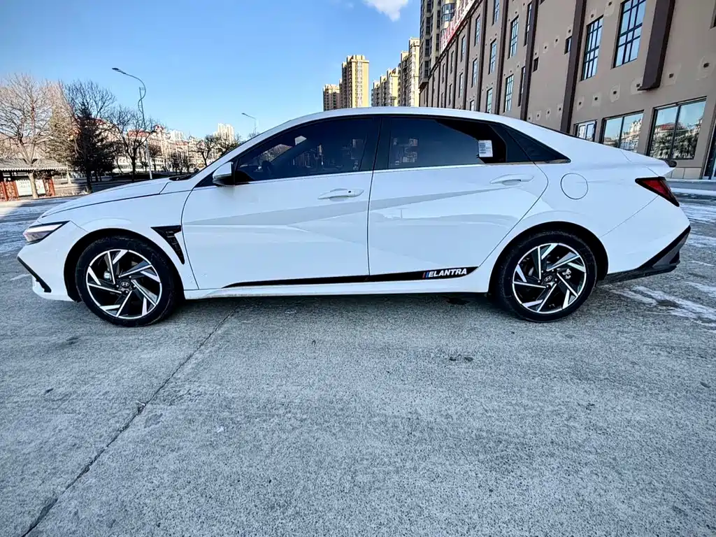 Elantra 2023 1.5L CVT LUX Premium Edition купить на сайте DeffCars