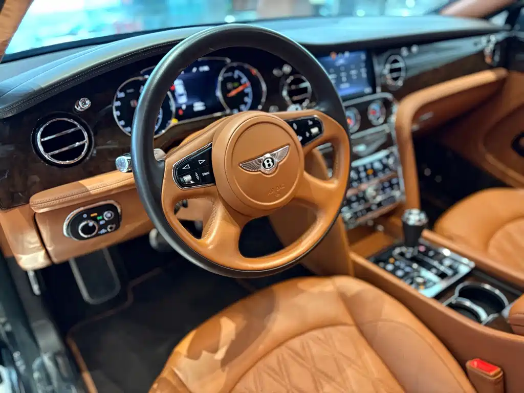 Mulsanne 2017 6.8T long wheelbase version купить на сайте DeffCars