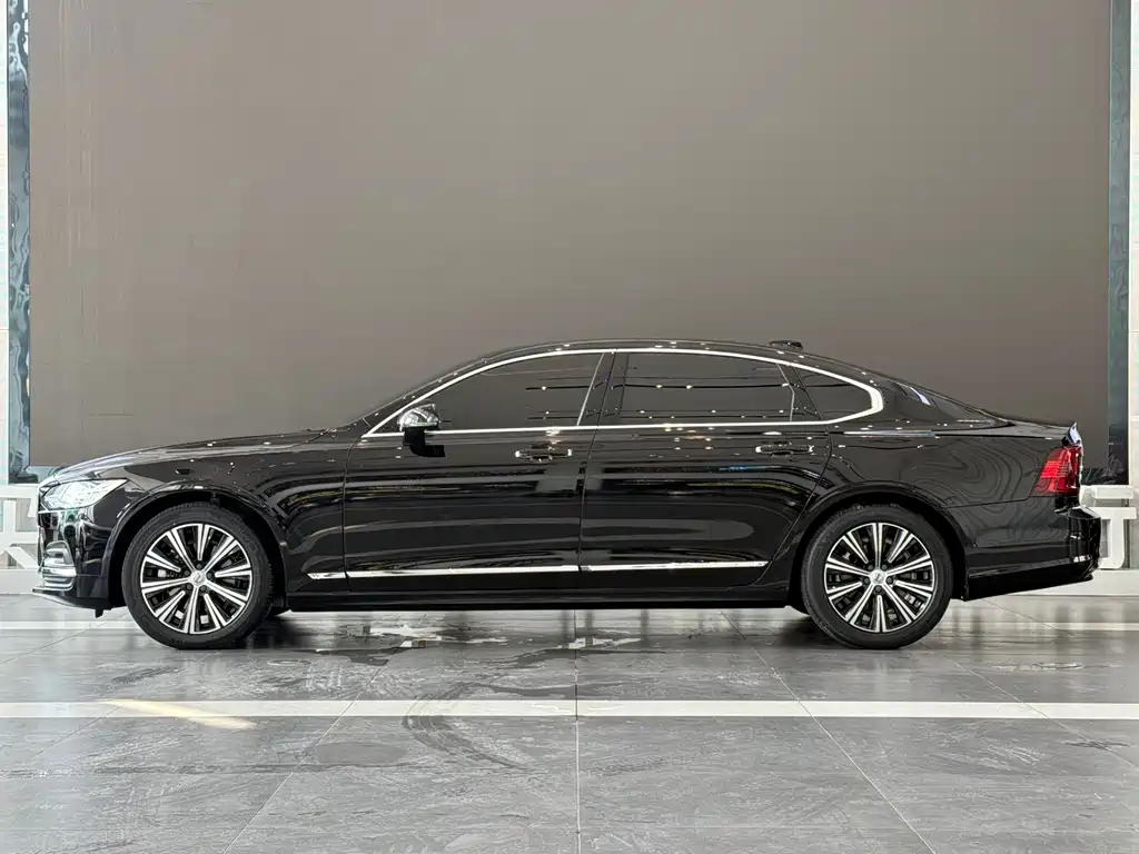 Volvo S90 2021 B5 Zhiyuan Luxury Edition купить на сайте DeffCars