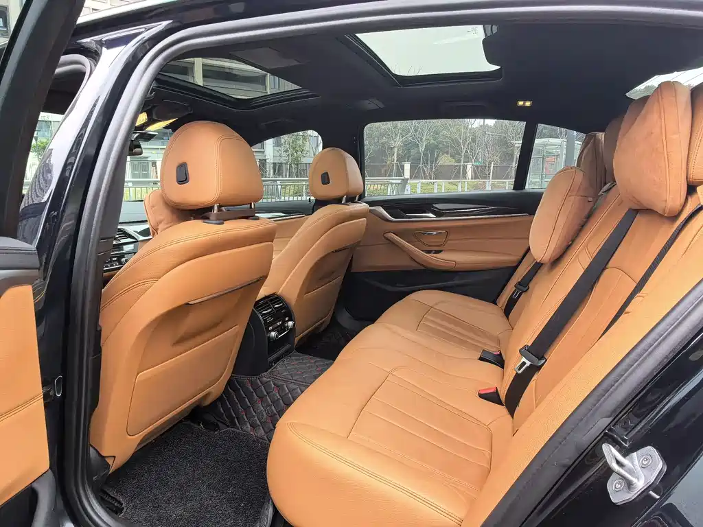 BMW 5 Series 2019 facelift 530Li leading M sports package купить на сайте DeffCars