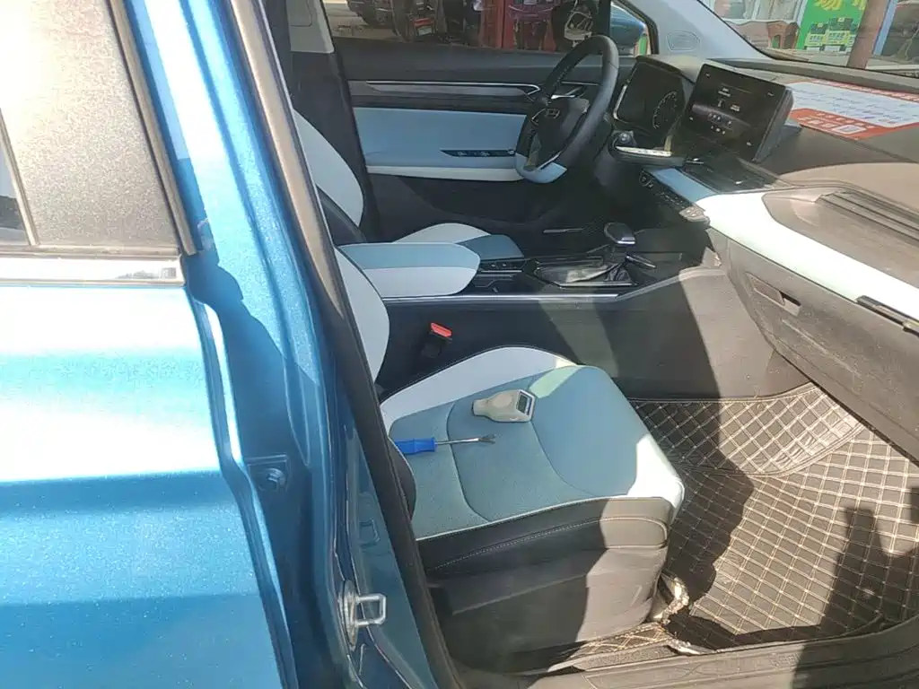 Emgrand S 2022 1.4T CVT crossover player version купить на сайте DeffCars