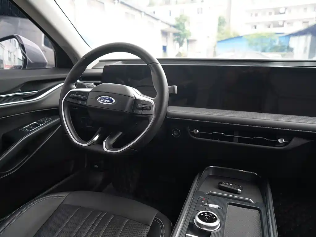 Mondeo 2025 2.0T EcoBoost Luxury купить на сайте DeffCars
