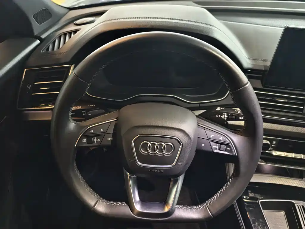 Audi Q5L 2023 40T luxury and dynamic model купить на сайте DeffCars