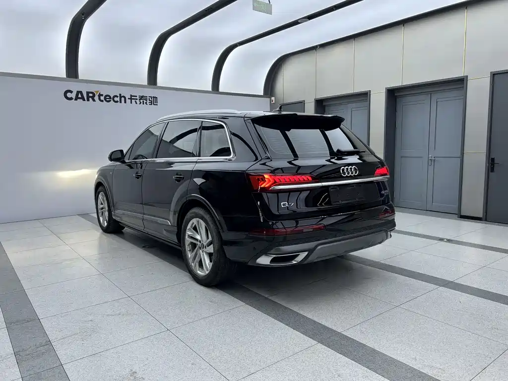 Audi Q7 2023 45 TFSI quattro S line sports купить на сайте DeffCars