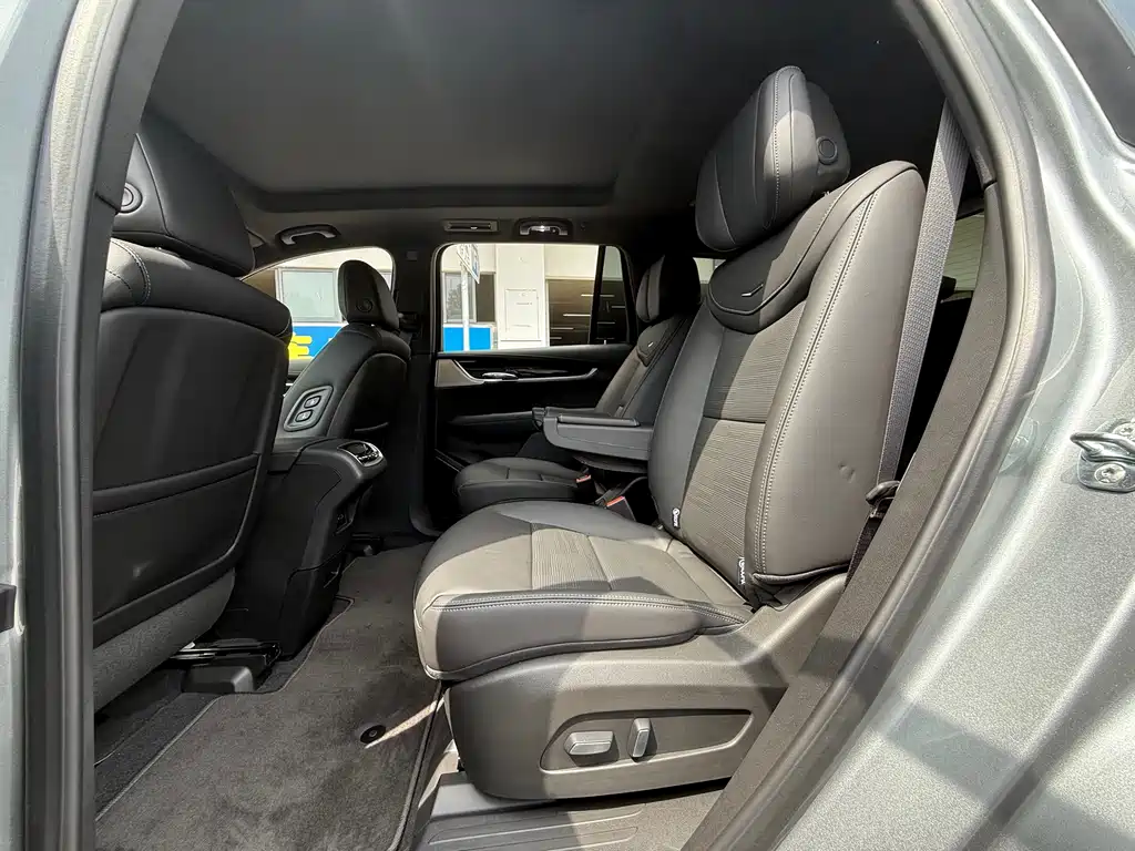 Cadillac XT6 2025 2.0T six-seat four-wheel drive luxury executive classic version купить на сайте DeffCars