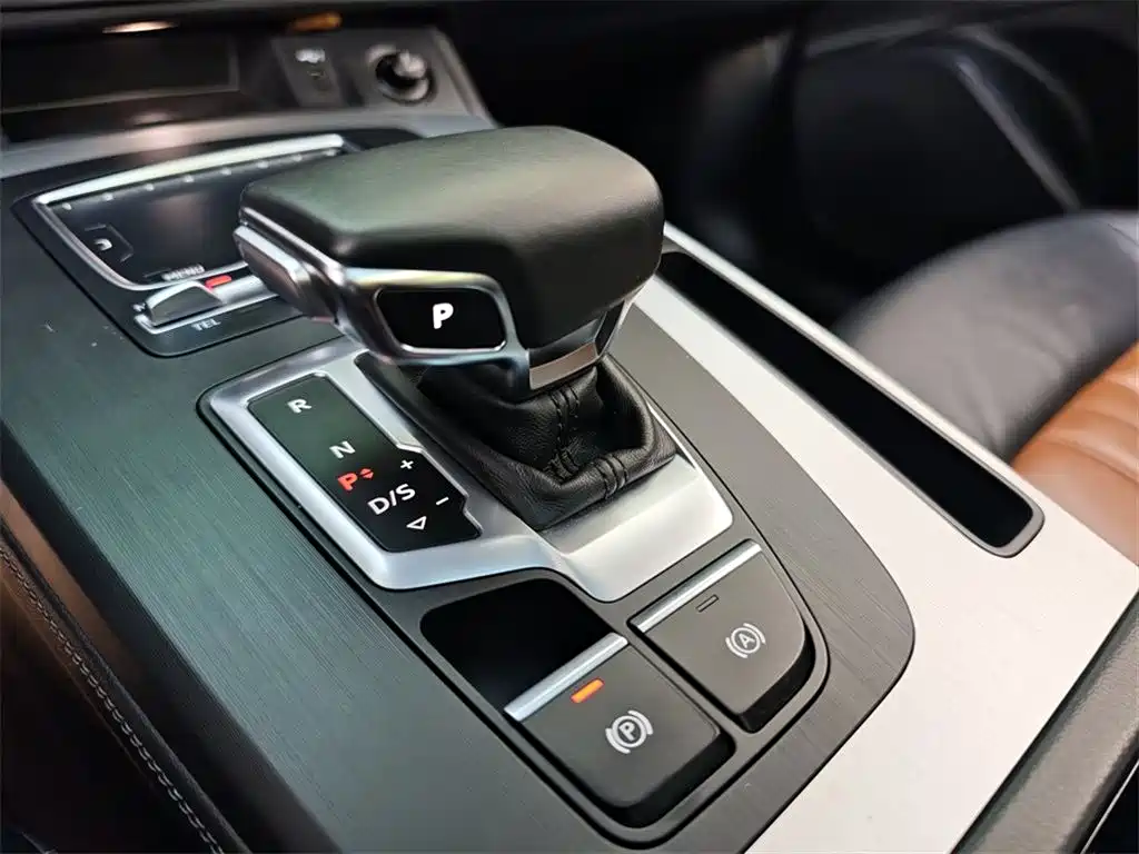 Audi Q5L 2020 40 TFSI enjoys fashionable style купить на сайте DeffCars