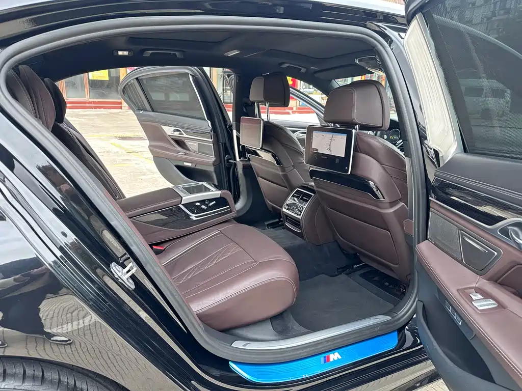 BMW 7 Series 2018 740Li Leading M Sports Package купить на сайте DeffCars