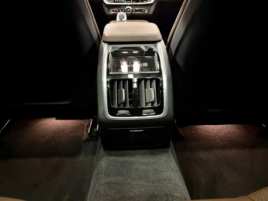Volvo S90 2024 B5 Zhiyuan Luxury Edition купить на сайте DeffCars