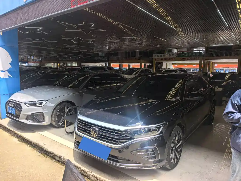 Passat 2023 330TSI Deluxe Edition купить на сайте DeffCars