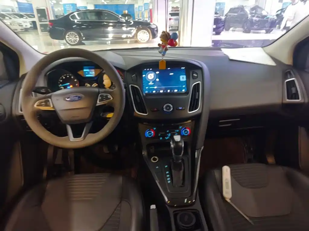 Focus 2015 hatchback EcoBoost 125 automatic super stylish model купить на сайте DeffCars