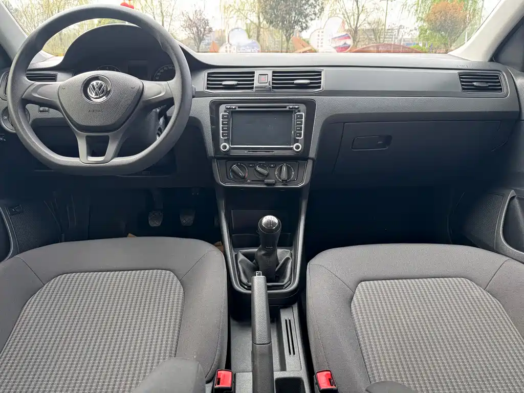 Santana 2016 1.4L Manual Fashion Edition купить на сайте DeffCars