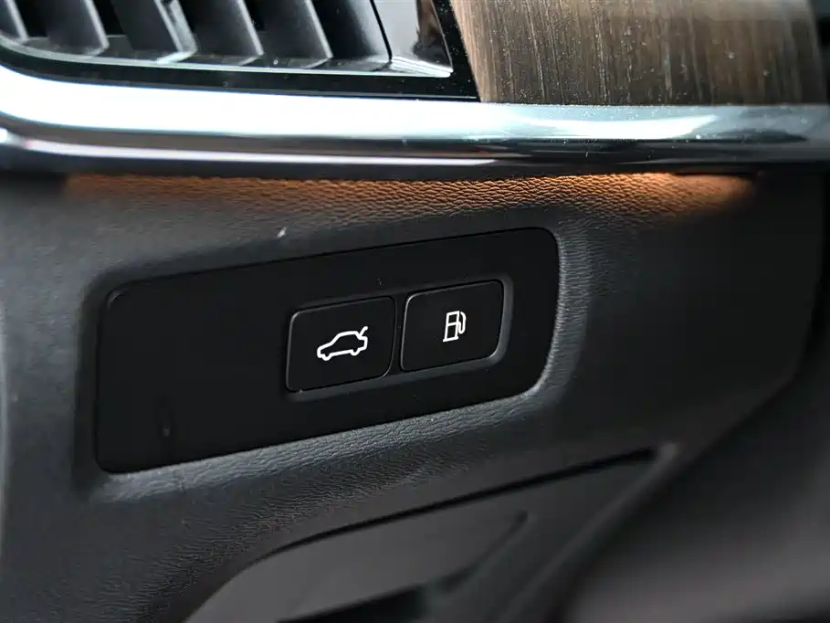 Volvo S90 plug-in hybrid 2025 plug-in hybrid four-wheel drive long range Zhiya luxury version купить на сайте DeffCars