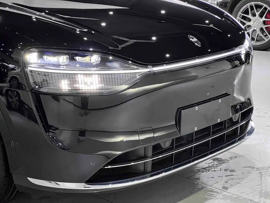Aito M9 2024 Extended Range Max 52kWh 6 Seater купить на сайте DeffCars