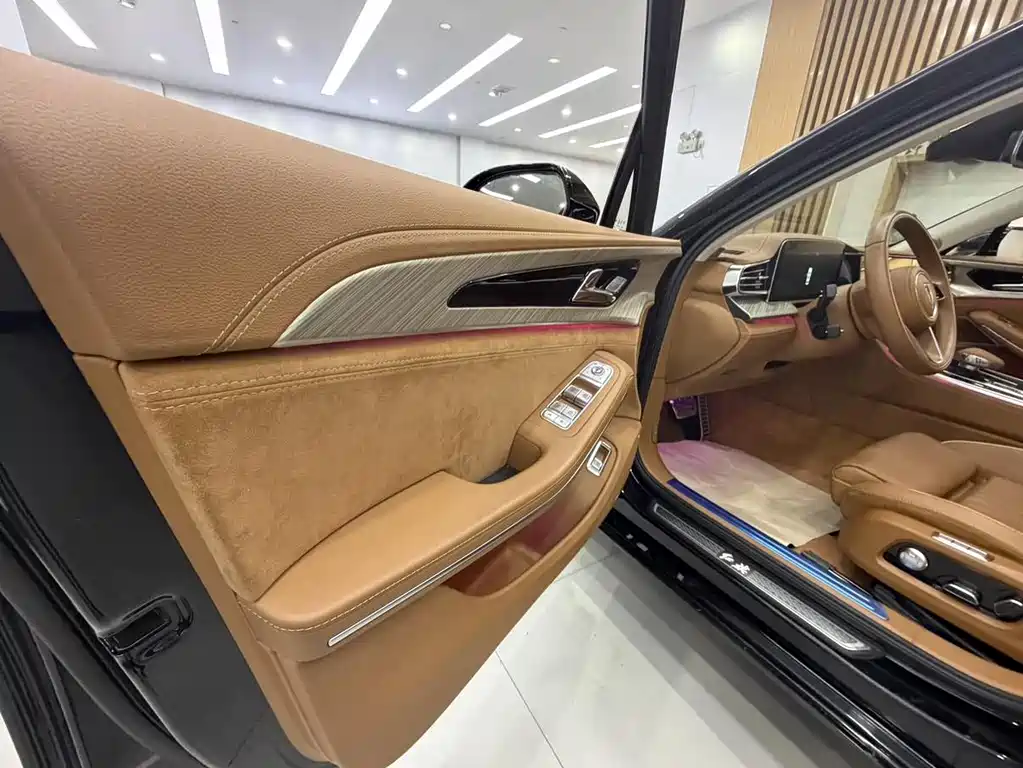 Hongqi H9 2020 2.0T Zhilian Flagship Edition купить на сайте DeffCars