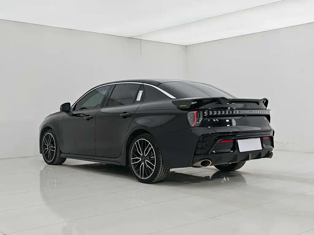 Lynk & Co 03 2025 2.0TD DCT Champion Edition Pro купить на сайте DeffCars