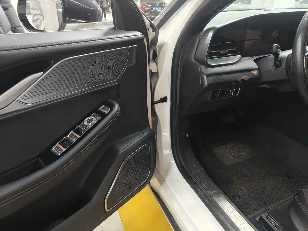 Lincoln Z 2022 iCool Exclusive Edition купить на сайте DeffCars