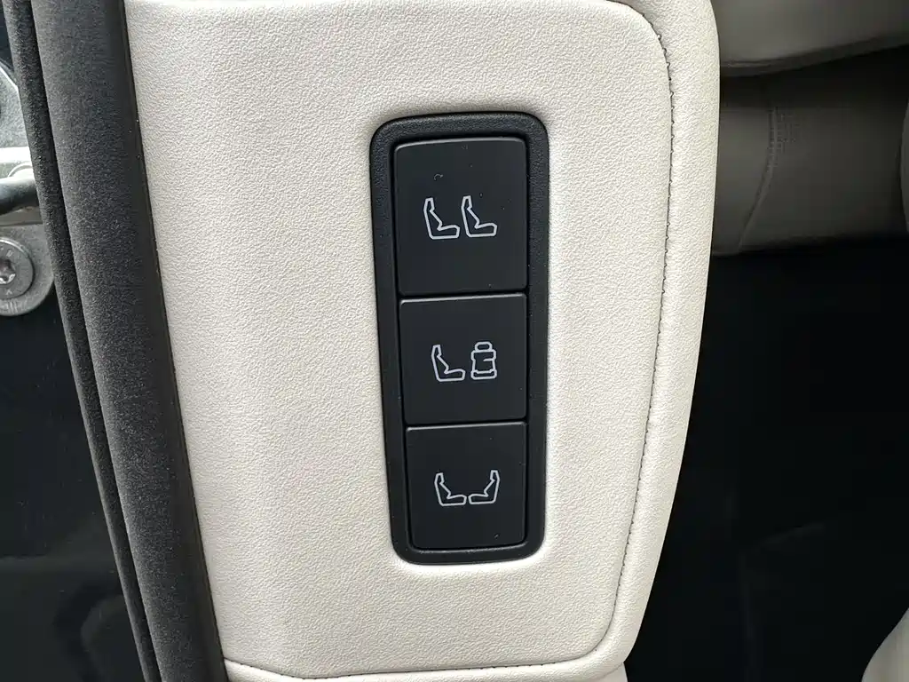 Lynk & Co 900 2025 2.0T Ultra купить на сайте DeffCars