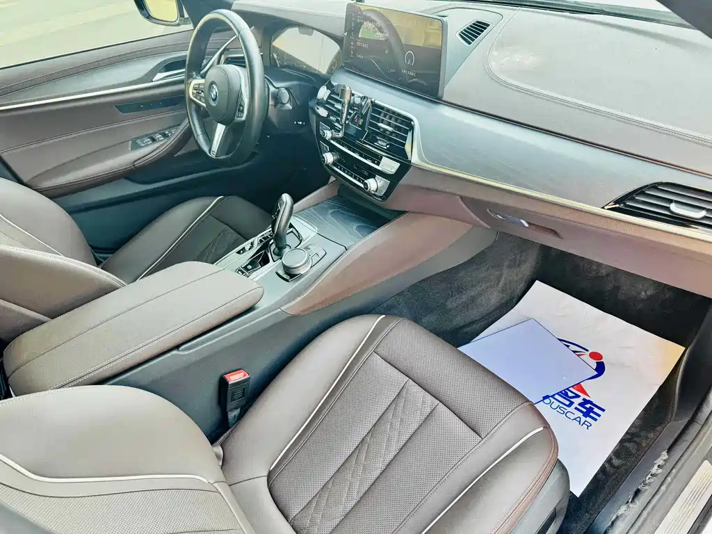 BMW 5 Series New Energy 2022 Model 535Le M Sports Package купить на сайте DeffCars