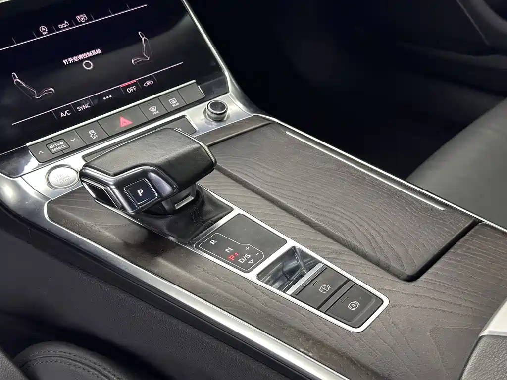 Audi A6L 2019 45 TFSI quattro exclusive and elegant model купить на сайте DeffCars