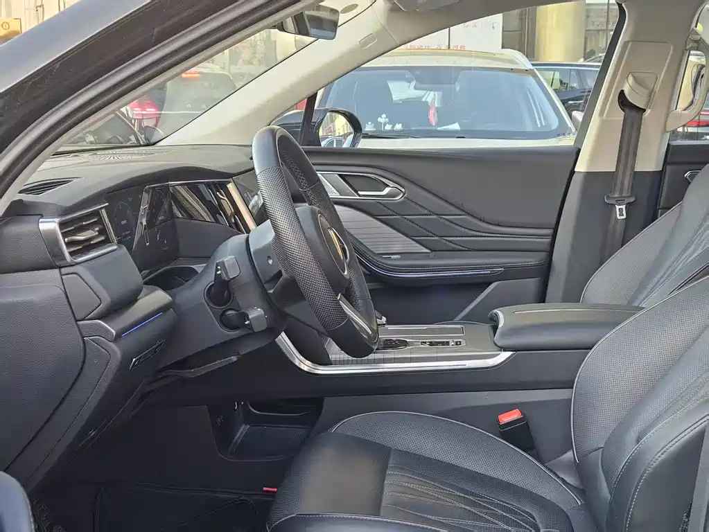 Hongqi HS7 PHEV 2024 2.0T PHEV four-wheel drive Qichang version 6 seats купить на сайте DeffCars