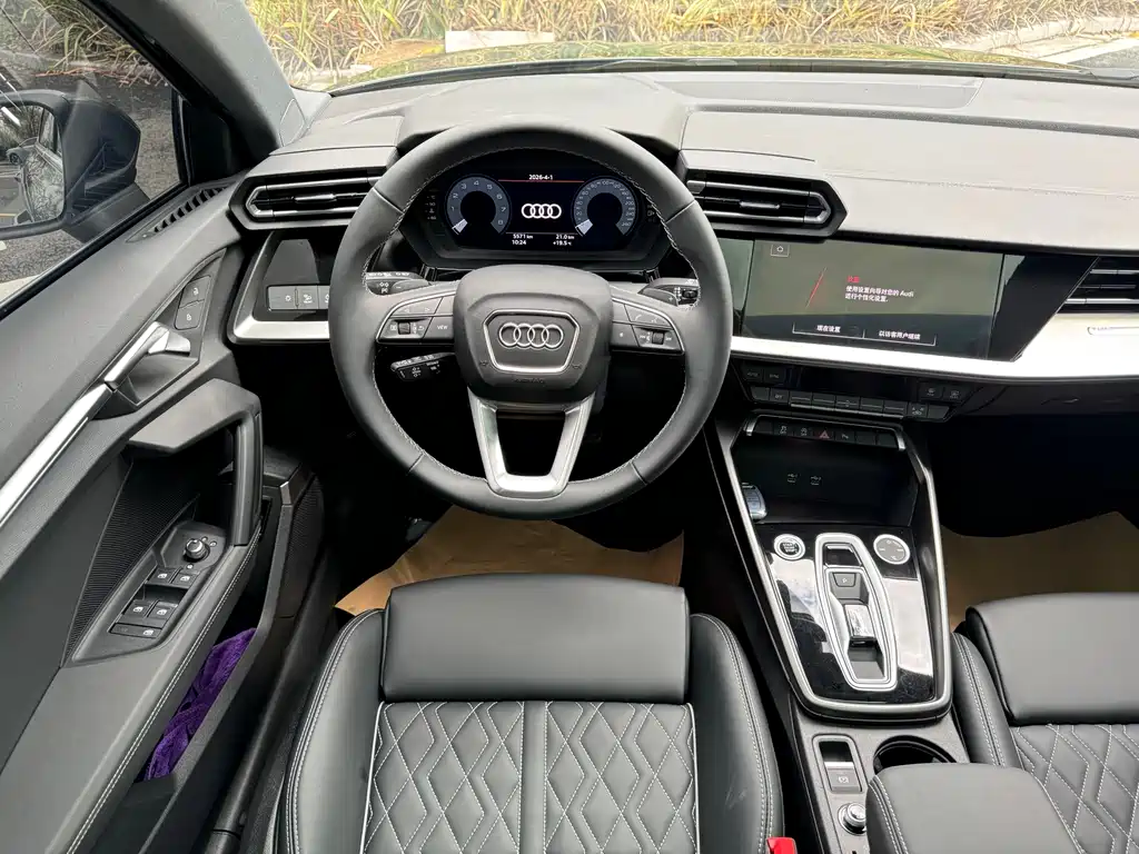 Audi A3 2025 A3L Limousine 35TFSI Flying Spur Exclusive купить на сайте DeffCars