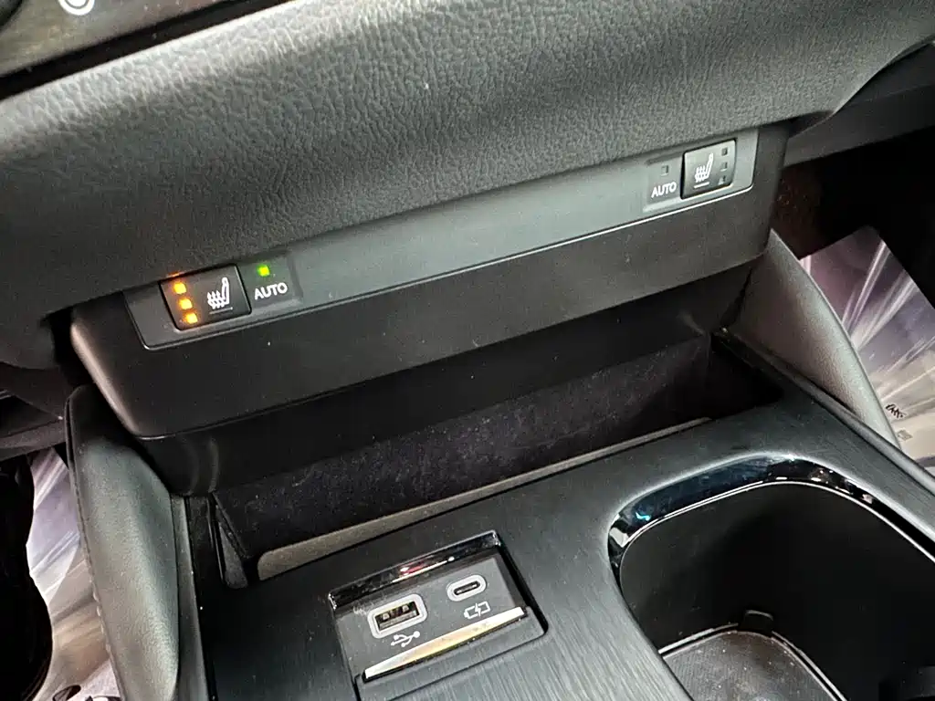 Lexus ES 2022 300h Excellence Edition купить на сайте DeffCars