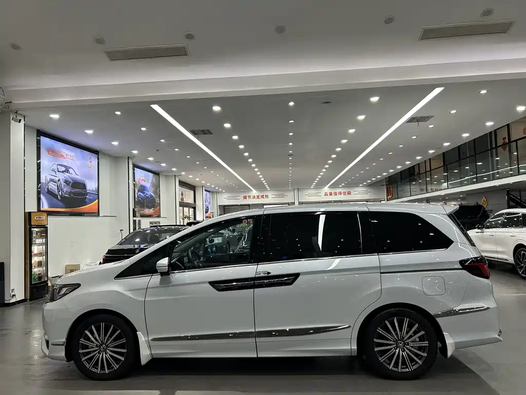 Alison 2024 2.0L e:HEV Extreme Edition купить на сайте DeffCars