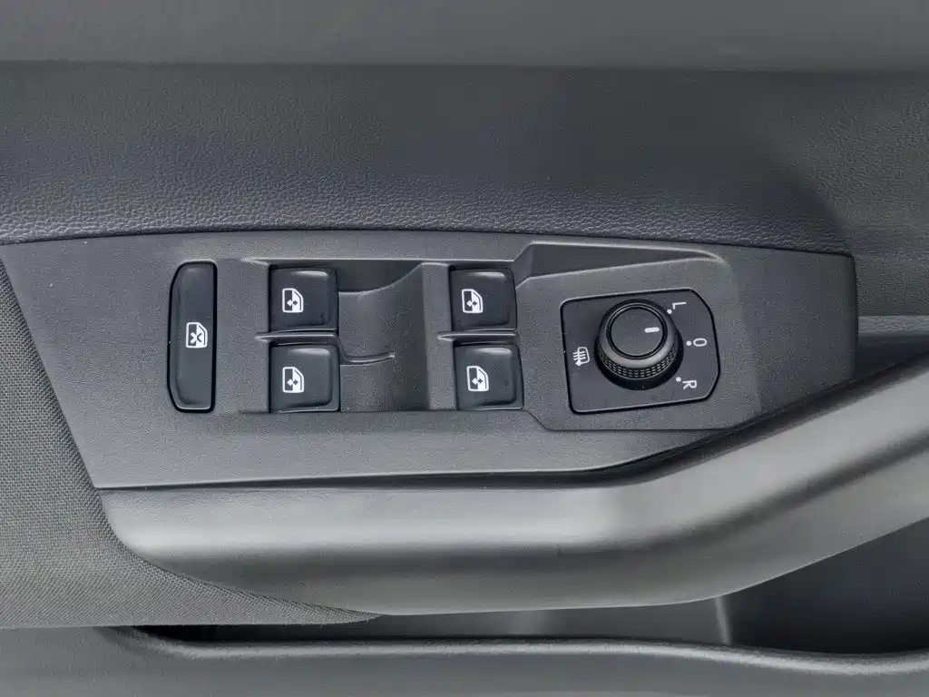 Polo 2023 facelift Plus 1.5L automatic indulgence version купить на сайте DeffCars
