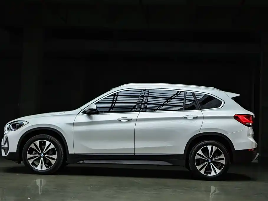 BMW X1 2022 sDrive20Li Fashion Model купить на сайте DeffCars