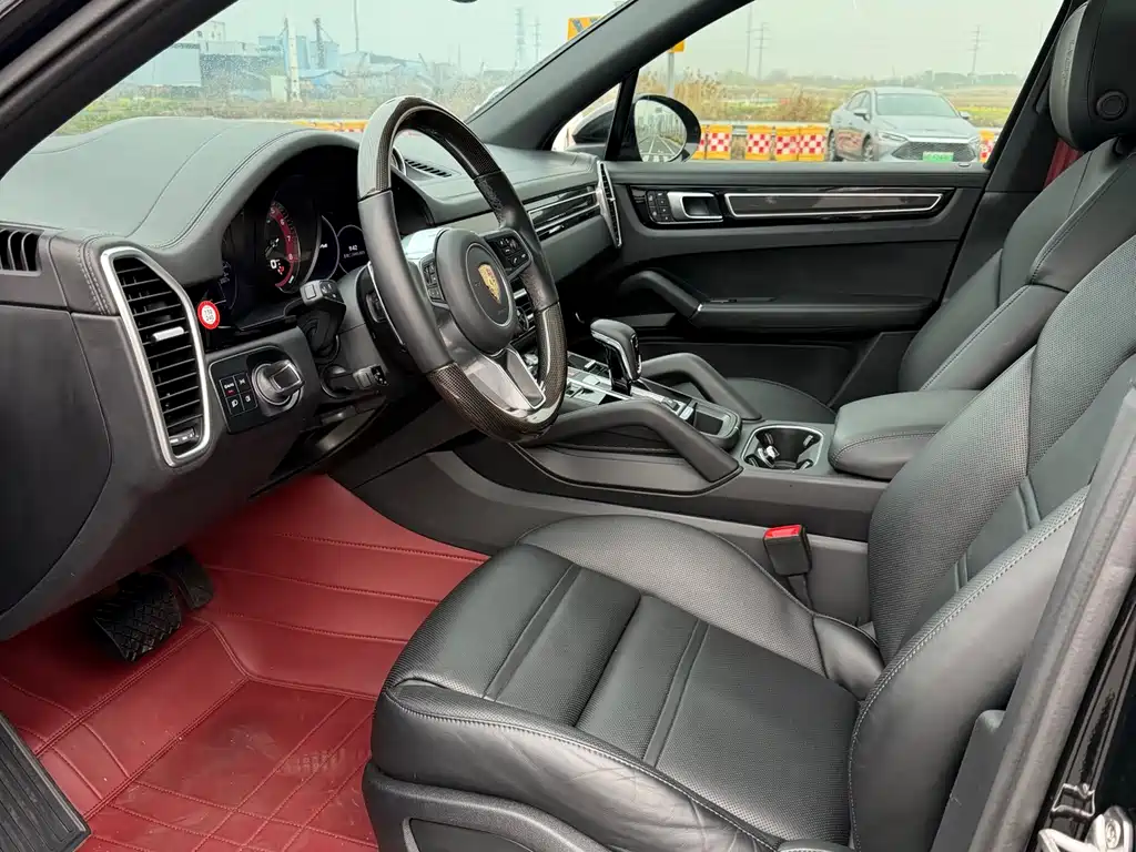 Cayenne New Energy 2023 Cayenne E-Hybrid 2.0T купить на сайте DeffCars
