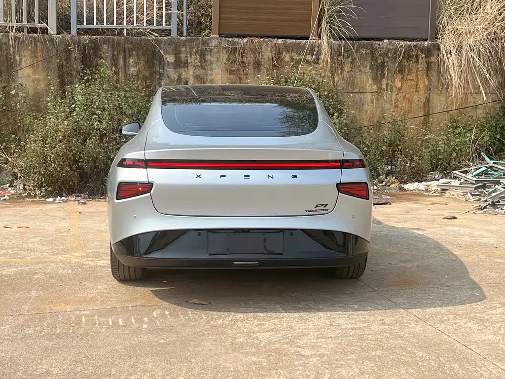 Xpeng P7 2022 480E купить на сайте DeffCars