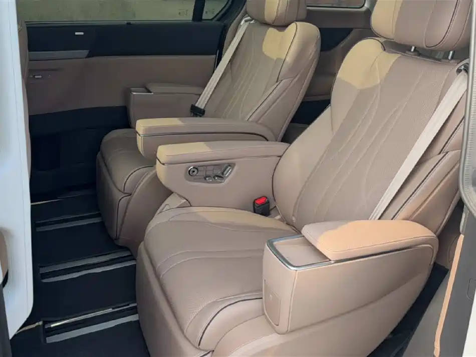 Xpeng X9 2025 pure electric 740 long battery life Max купить на сайте DeffCars