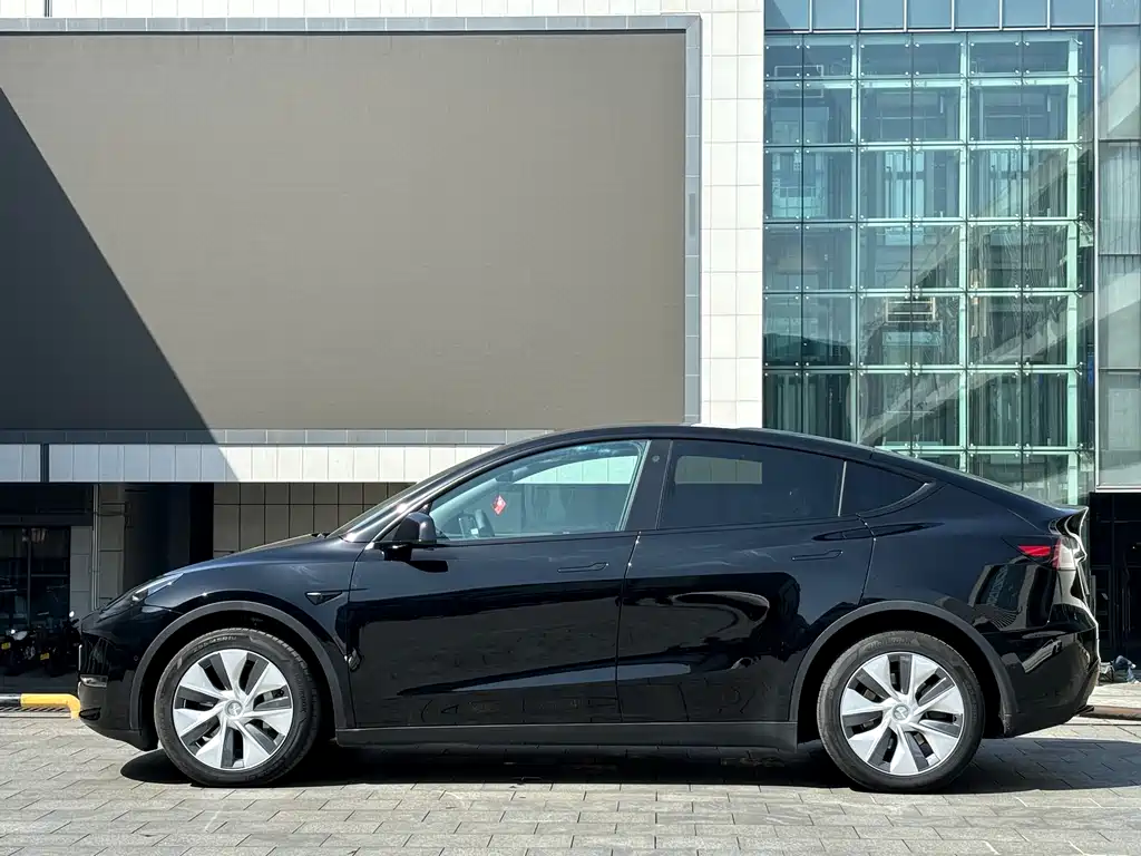 Model Y 2022 long-range all-wheel drive version купить на сайте DeffCars