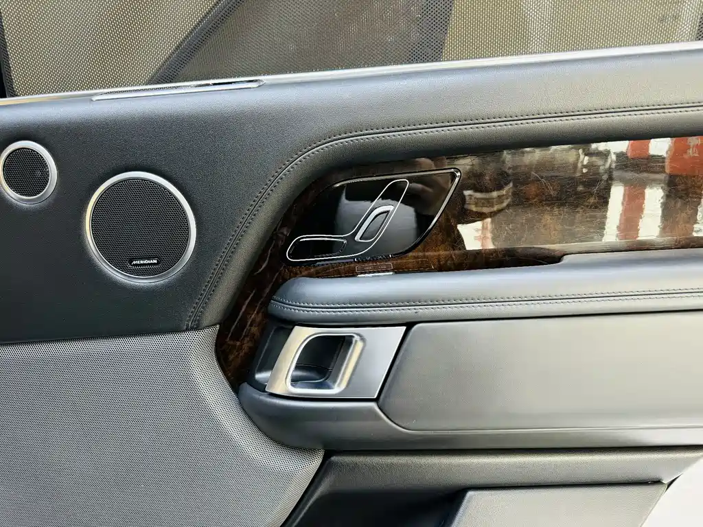 Range Rover 2021 3.0 L6 Legend Extended Classic Edition купить на сайте DeffCars