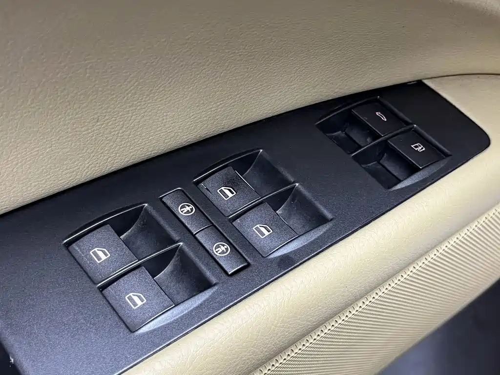 Phaeton 2007 3.2L V6 5-seat basic version купить на сайте DeffCars