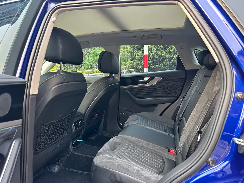 Hongqi HS5 2022 facelift 2.0T Zhilian Flagship Edition купить на сайте DeffCars