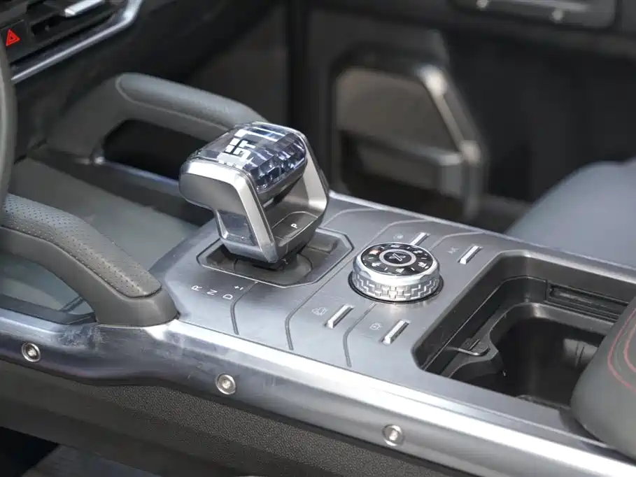 Jietu Traveler 2023 2.0T four-wheel drive conquers купить на сайте DeffCars