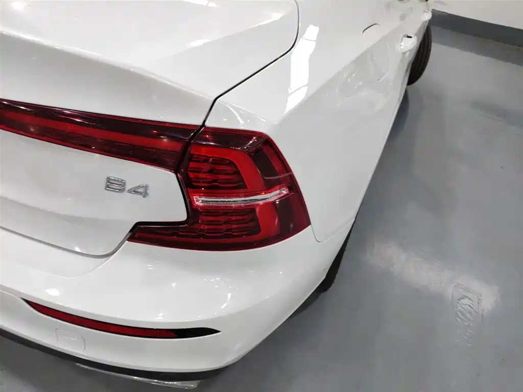 Volvo S60 2022 B4 Zhiyuan Luxury Edition купить на сайте DeffCars