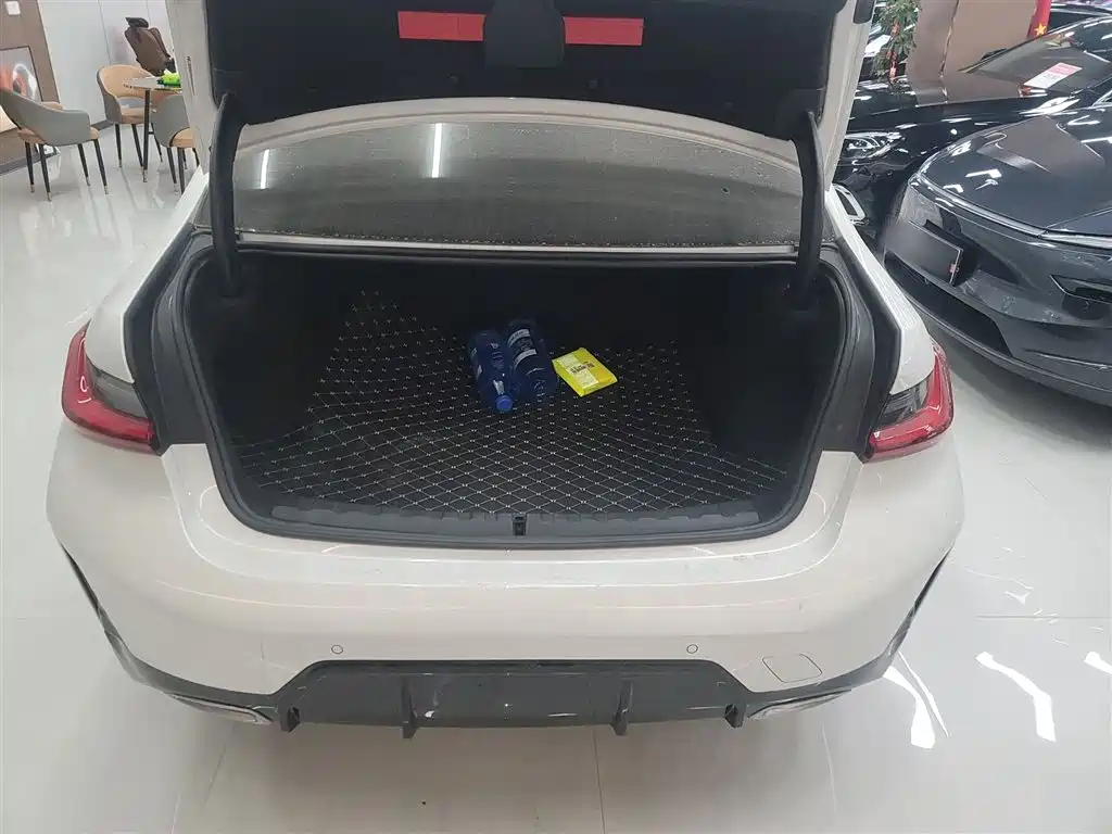 BMW 3 Series 2025 325Li M Sports Package купить на сайте DeffCars