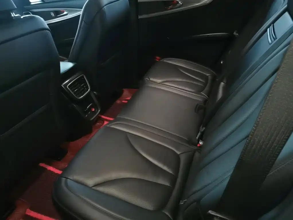 Voyager imported 2019 2.0T two-wheel drive exclusive version, National VI купить на сайте DeffCars