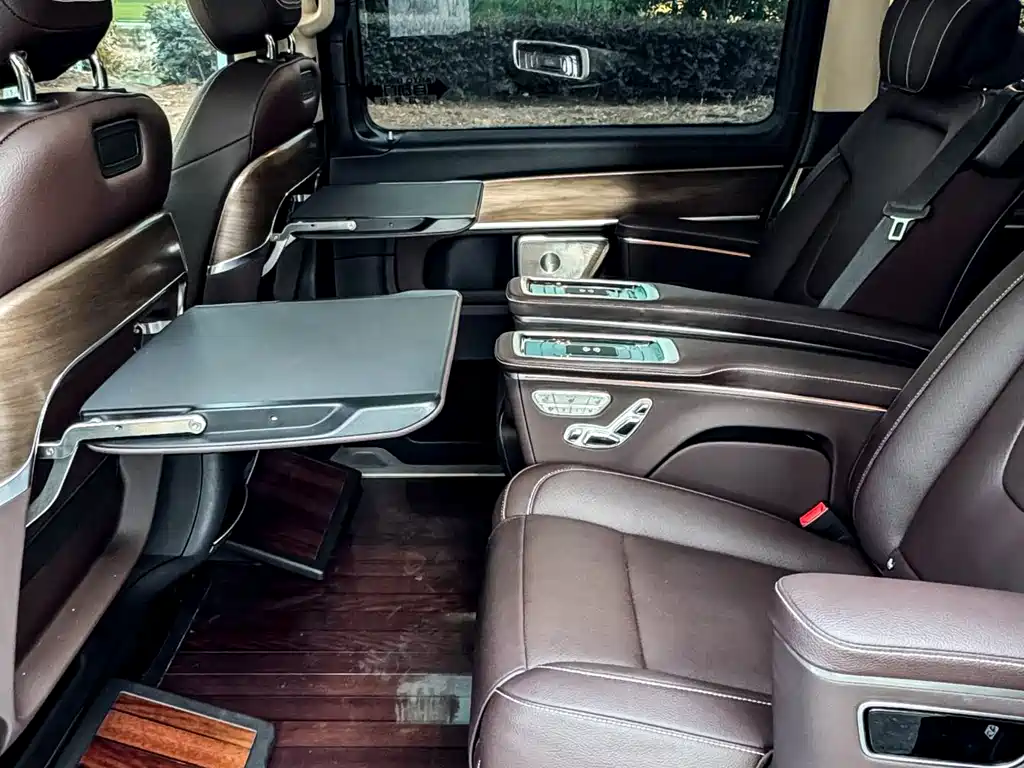 Mercedes-Benz V-Class 2022 V 260 L Long Wheelbase Premium Edition купить на сайте DeffCars