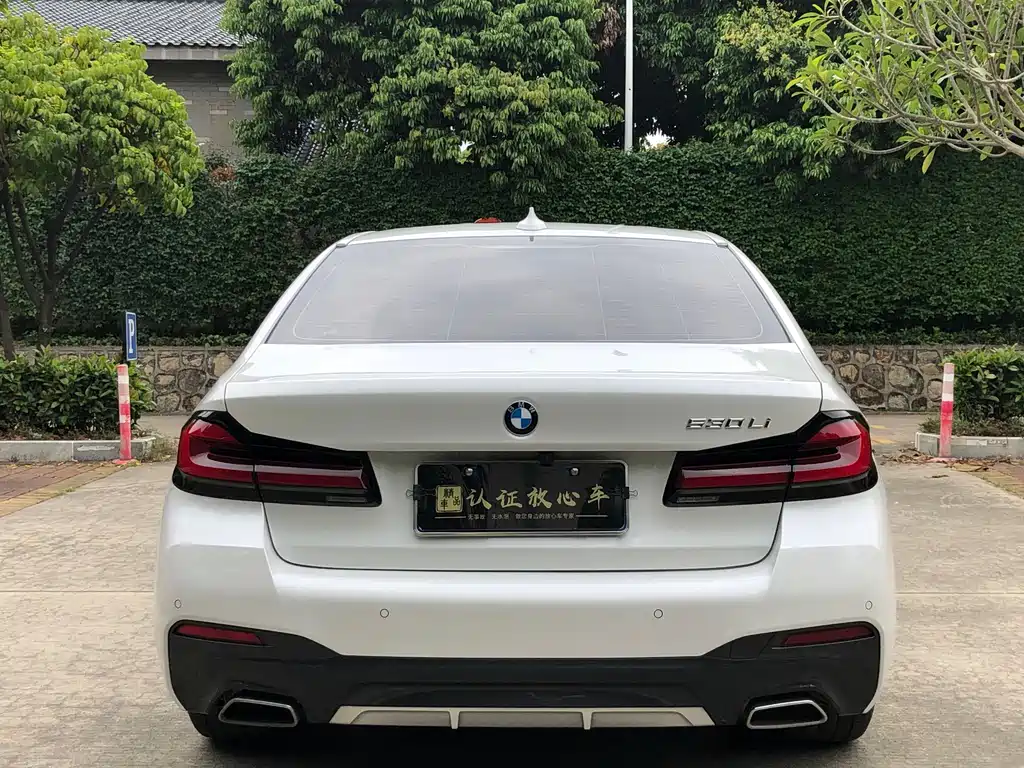 BMW 5 Series 2023 530Li Leading M Sports Package купить на сайте DeffCars
