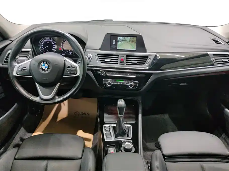 BMW 1 Series 2018 facelift 118i sports купить на сайте DeffCars