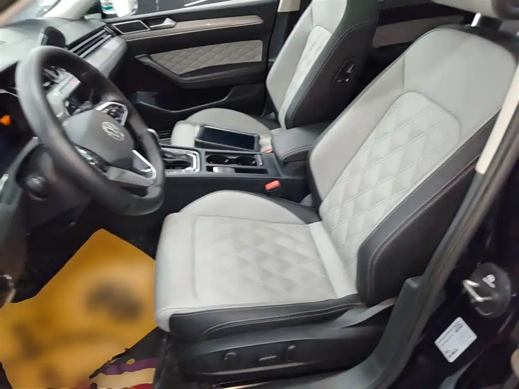 Magotan 2023 2 million commemorative edition 330TSI DSG leading model купить на сайте DeffCars