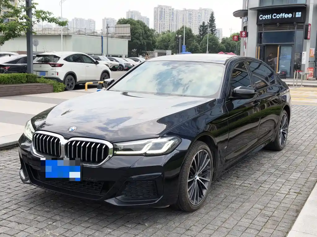 BMW 5 Series 2022 facelift 530Li leading M sports package купить на сайте DeffCars