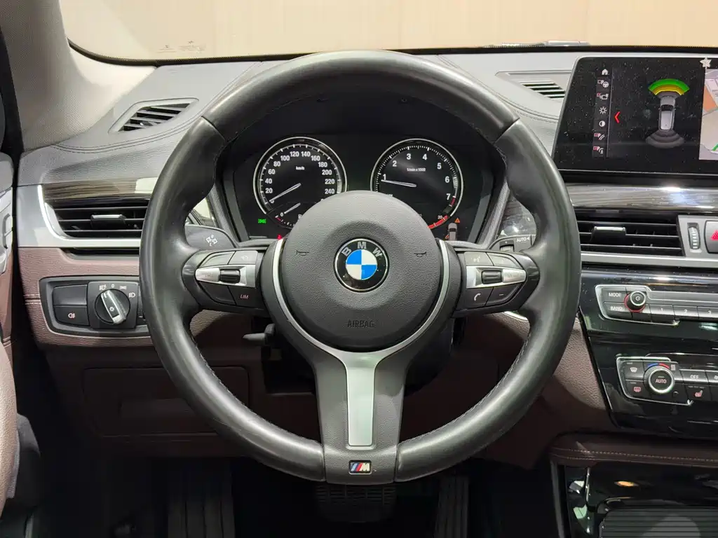 BMW X1 2020 xDrive25Li Exclusive Model купить на сайте DeffCars